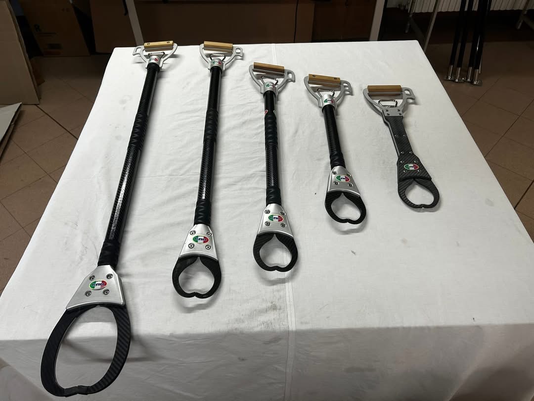 The PRATIKO lightweight carbon model (CARBONINO) size lineup